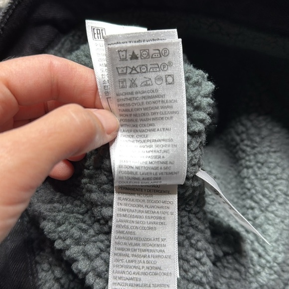 Levi's Black Sherpa Lined Trucker Denim Jacket Size XL - Picture 10 of 11